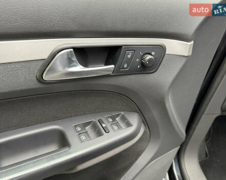 Черный Фольксваген Туран, объемом двигателя 1.4 л и пробегом 199 тыс. км за 7999 $, фото 17 на Automoto.ua