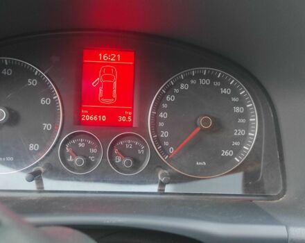 Чорний Фольксваген Туран, об'ємом двигуна 0 л та пробігом 207 тис. км за 7778 $, фото 17 на Automoto.ua