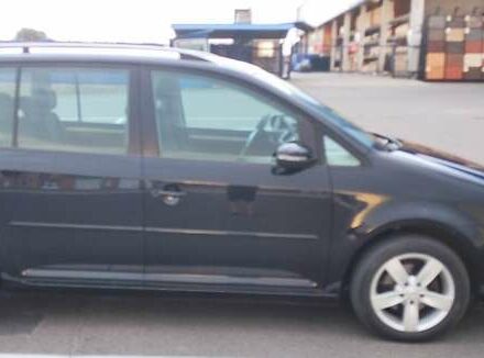 Черный Фольксваген Туран, объемом двигателя 1.39 л и пробегом 195 тыс. км за 8300 $, фото 5 на Automoto.ua