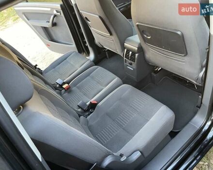 Черный Фольксваген Туран, объемом двигателя 1.4 л и пробегом 238 тыс. км за 7888 $, фото 157 на Automoto.ua