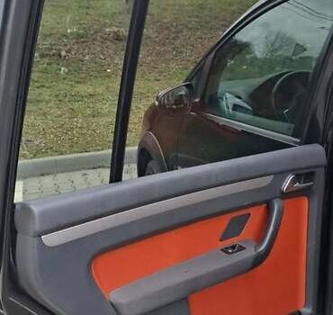 Чорний Фольксваген Туран, об'ємом двигуна 1.98 л та пробігом 245 тис. км за 10500 $, фото 11 на Automoto.ua