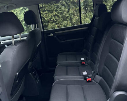 Черный Фольксваген Туран, объемом двигателя 1.6 л и пробегом 191 тыс. км за 7900 $, фото 23 на Automoto.ua