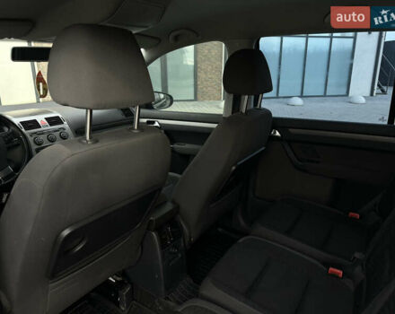 Чорний Фольксваген Туран, об'ємом двигуна 1.97 л та пробігом 336 тис. км за 8200 $, фото 30 на Automoto.ua