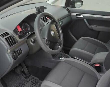 Черный Фольксваген Туран, объемом двигателя 1.39 л и пробегом 195 тыс. км за 8300 $, фото 8 на Automoto.ua