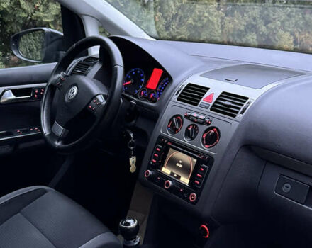 Черный Фольксваген Туран, объемом двигателя 1.6 л и пробегом 191 тыс. км за 7900 $, фото 30 на Automoto.ua