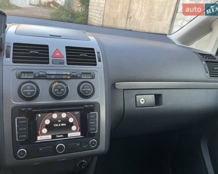 Черный Фольксваген Туран, объемом двигателя 1.4 л и пробегом 238 тыс. км за 7888 $, фото 119 на Automoto.ua