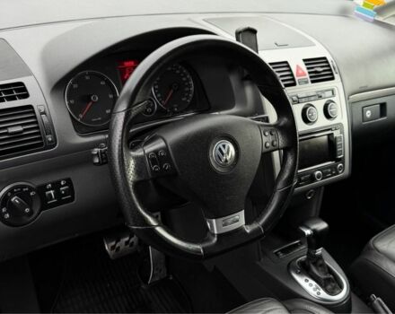 Черный Фольксваген Туран, объемом двигателя 2 л и пробегом 260 тыс. км за 9950 $, фото 6 на Automoto.ua