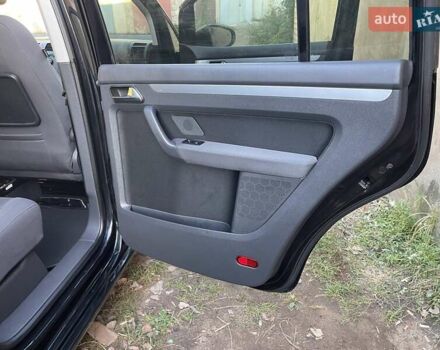 Черный Фольксваген Туран, объемом двигателя 1.4 л и пробегом 238 тыс. км за 7888 $, фото 143 на Automoto.ua