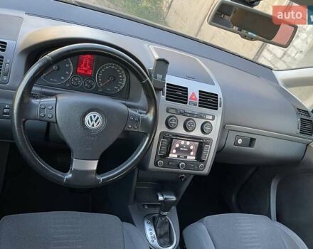 Черный Фольксваген Туран, объемом двигателя 1.4 л и пробегом 238 тыс. км за 7888 $, фото 70 на Automoto.ua
