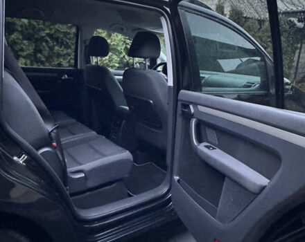 Черный Фольксваген Туран, объемом двигателя 1.6 л и пробегом 191 тыс. км за 7900 $, фото 27 на Automoto.ua