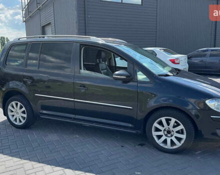 Черный Фольксваген Туран, объемом двигателя 1.97 л и пробегом 285 тыс. км за 7100 $, фото 3 на Automoto.ua