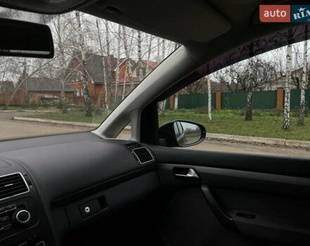 Черный Фольксваген Туран, объемом двигателя 1.6 л и пробегом 259 тыс. км за 11200 $, фото 13 на Automoto.ua