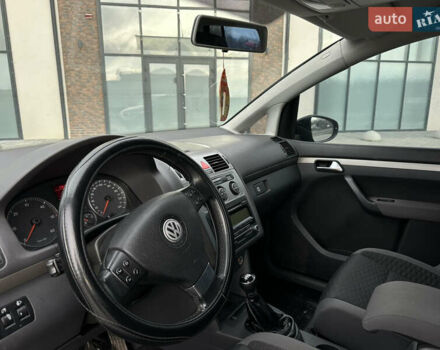 Чорний Фольксваген Туран, об'ємом двигуна 1.97 л та пробігом 336 тис. км за 8200 $, фото 31 на Automoto.ua