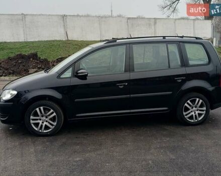 Черный Фольксваген Туран, объемом двигателя 1.6 л и пробегом 249 тыс. км за 7999 $, фото 9 на Automoto.ua