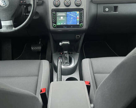 Черный Фольксваген Туран, объемом двигателя 1.4 л и пробегом 213 тыс. км за 8100 $, фото 52 на Automoto.ua