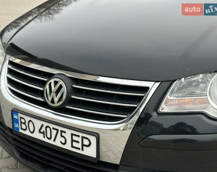 Чорний Фольксваген Туран, об'ємом двигуна 1.97 л та пробігом 336 тис. км за 8200 $, фото 27 на Automoto.ua