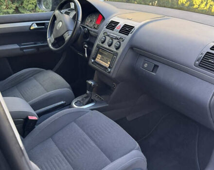 Черный Фольксваген Туран, объемом двигателя 1.4 л и пробегом 199 тыс. км за 7999 $, фото 31 на Automoto.ua