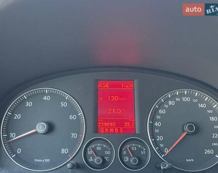 Черный Фольксваген Туран, объемом двигателя 1.4 л и пробегом 238 тыс. км за 7888 $, фото 124 на Automoto.ua