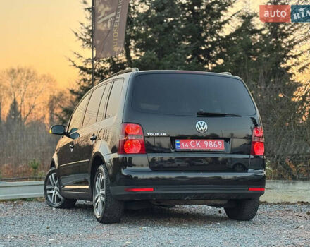 Черный Фольксваген Туран, объемом двигателя 1.6 л и пробегом 215 тыс. км за 7890 $, фото 27 на Automoto.ua