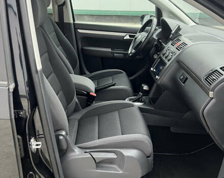 Черный Фольксваген Туран, объемом двигателя 1.4 л и пробегом 213 тыс. км за 8100 $, фото 41 на Automoto.ua