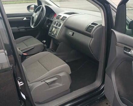 Черный Фольксваген Туран, объемом двигателя 1.6 л и пробегом 249 тыс. км за 7999 $, фото 38 на Automoto.ua