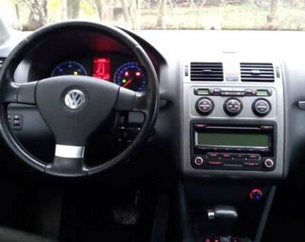 Черный Фольксваген Туран, объемом двигателя 1.9 л и пробегом 180 тыс. км за 11669 $, фото 7 на Automoto.ua