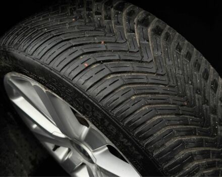 Черный Фольксваген Туран, объемом двигателя 2 л и пробегом 260 тыс. км за 9950 $, фото 19 на Automoto.ua