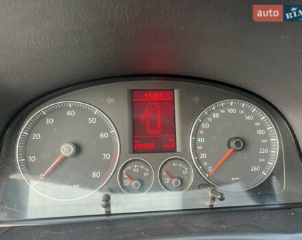 Черный Фольксваген Туран, объемом двигателя 1.4 л и пробегом 290 тыс. км за 6900 $, фото 11 на Automoto.ua