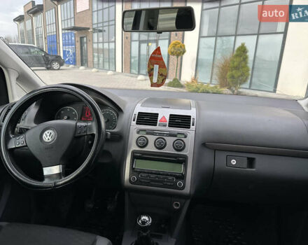 Чорний Фольксваген Туран, об'ємом двигуна 1.97 л та пробігом 336 тис. км за 8200 $, фото 38 на Automoto.ua