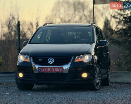 Черный Фольксваген Туран, объемом двигателя 1.6 л и пробегом 215 тыс. км за 7890 $, фото 9 на Automoto.ua