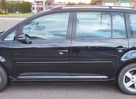 Черный Фольксваген Туран, объемом двигателя 1.39 л и пробегом 195 тыс. км за 8300 $, фото 1 на Automoto.ua