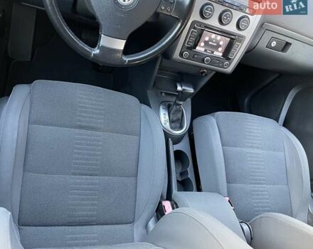 Черный Фольксваген Туран, объемом двигателя 1.4 л и пробегом 238 тыс. км за 7888 $, фото 69 на Automoto.ua