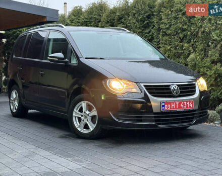 Черный Фольксваген Туран, объемом двигателя 1.6 л и пробегом 191 тыс. км за 7900 $, фото 3 на Automoto.ua