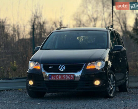 Черный Фольксваген Туран, объемом двигателя 1.6 л и пробегом 215 тыс. км за 7890 $, фото 12 на Automoto.ua