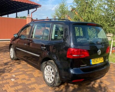 Черный Фольксваген Туран, объемом двигателя 1.6 л и пробегом 300 тыс. км за 4196 $, фото 1 на Automoto.ua