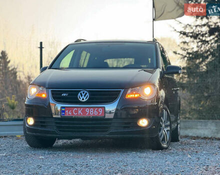 Черный Фольксваген Туран, объемом двигателя 1.6 л и пробегом 215 тыс. км за 7890 $, фото 6 на Automoto.ua