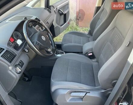 Черный Фольксваген Туран, объемом двигателя 1.4 л и пробегом 238 тыс. км за 7888 $, фото 61 на Automoto.ua