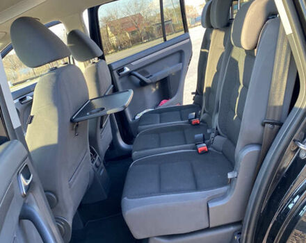 Чорний Фольксваген Туран, об'ємом двигуна 1.6 л та пробігом 227 тис. км за 9600 $, фото 19 на Automoto.ua