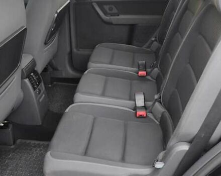 Черный Фольксваген Туран, объемом двигателя 1.39 л и пробегом 195 тыс. км за 8300 $, фото 17 на Automoto.ua