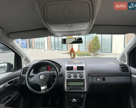Чорний Фольксваген Туран, об'ємом двигуна 1.97 л та пробігом 336 тис. км за 8200 $, фото 40 на Automoto.ua