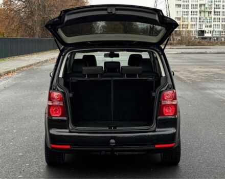 Черный Фольксваген Туран, объемом двигателя 2 л и пробегом 260 тыс. км за 9950 $, фото 16 на Automoto.ua