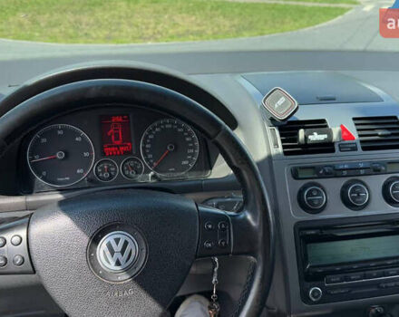 Черный Фольксваген Туран, объемом двигателя 1.97 л и пробегом 285 тыс. км за 7100 $, фото 7 на Automoto.ua