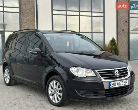 Чорний Фольксваген Туран, об'ємом двигуна 1.97 л та пробігом 336 тис. км за 8200 $, фото 4 на Automoto.ua