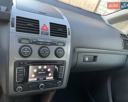 Черный Фольксваген Туран, объемом двигателя 1.4 л и пробегом 238 тыс. км за 7888 $, фото 49 на Automoto.ua