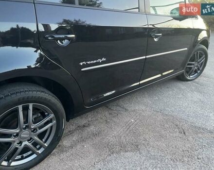 Черный Фольксваген Туран, объемом двигателя 1.4 л и пробегом 238 тыс. км за 7888 $, фото 101 на Automoto.ua