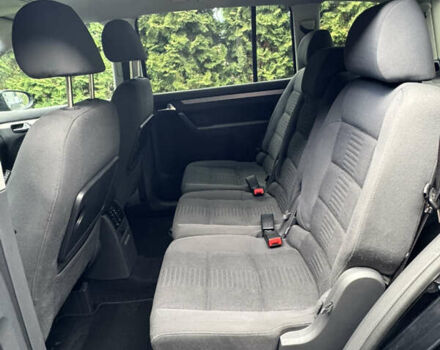 Черный Фольксваген Туран, объемом двигателя 1.4 л и пробегом 199 тыс. км за 7999 $, фото 24 на Automoto.ua