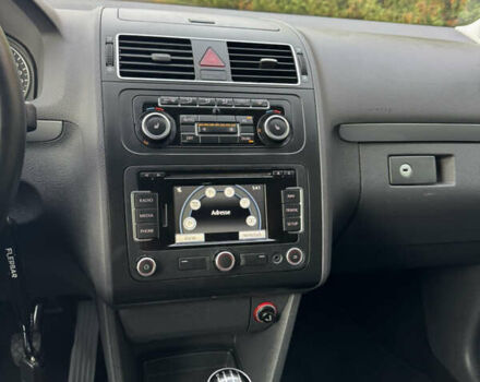 Чорний Фольксваген Туран, об'ємом двигуна 1.6 л та пробігом 185 тис. км за 11650 $, фото 36 на Automoto.ua