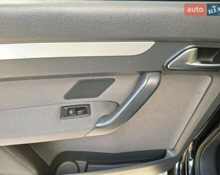 Черный Фольксваген Туран, объемом двигателя 1.6 л и пробегом 275 тыс. км за 9600 $, фото 28 на Automoto.ua