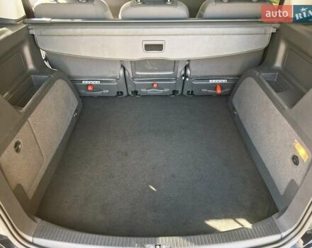 Черный Фольксваген Туран, объемом двигателя 1.6 л и пробегом 275 тыс. км за 9600 $, фото 38 на Automoto.ua