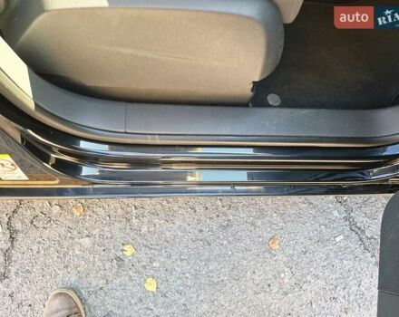 Черный Фольксваген Туран, объемом двигателя 1.6 л и пробегом 275 тыс. км за 9600 $, фото 54 на Automoto.ua